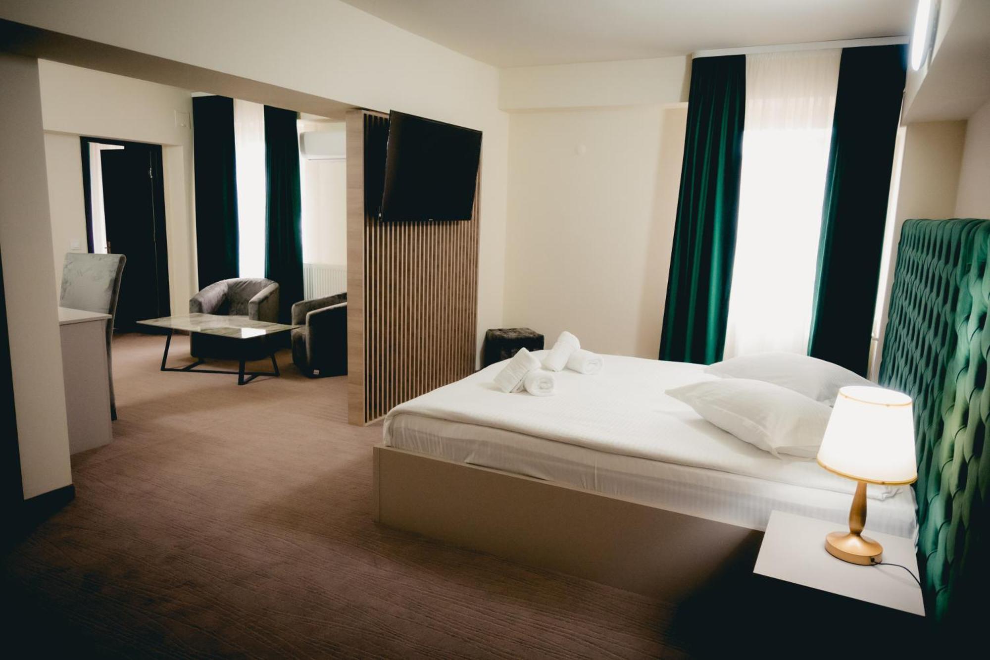 Hotel Valahia Τιργκόβιστε Εξωτερικό φωτογραφία