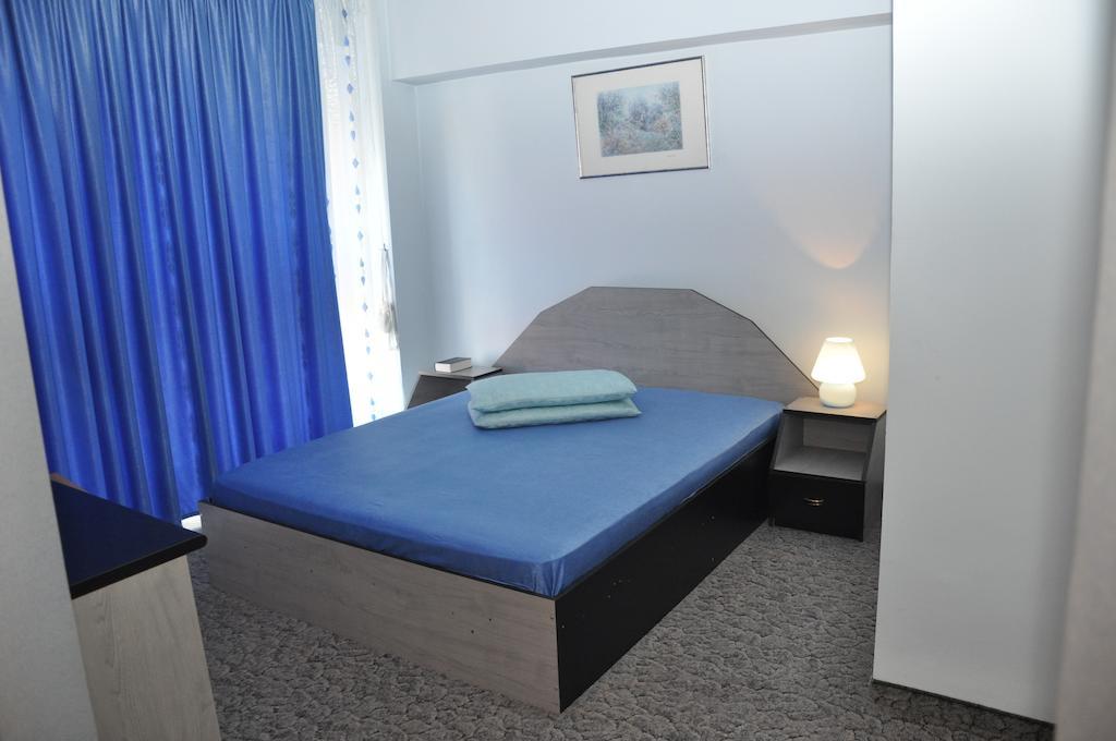 Hotel Valahia Τιργκόβιστε Δωμάτιο φωτογραφία